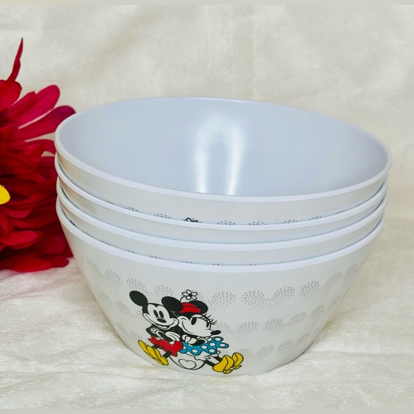 4 Disney Mickey Mouse & Minnie Melamine Soup/Salad/Cereal Bowls (BPA Free) NEW - Picture 7 of 7